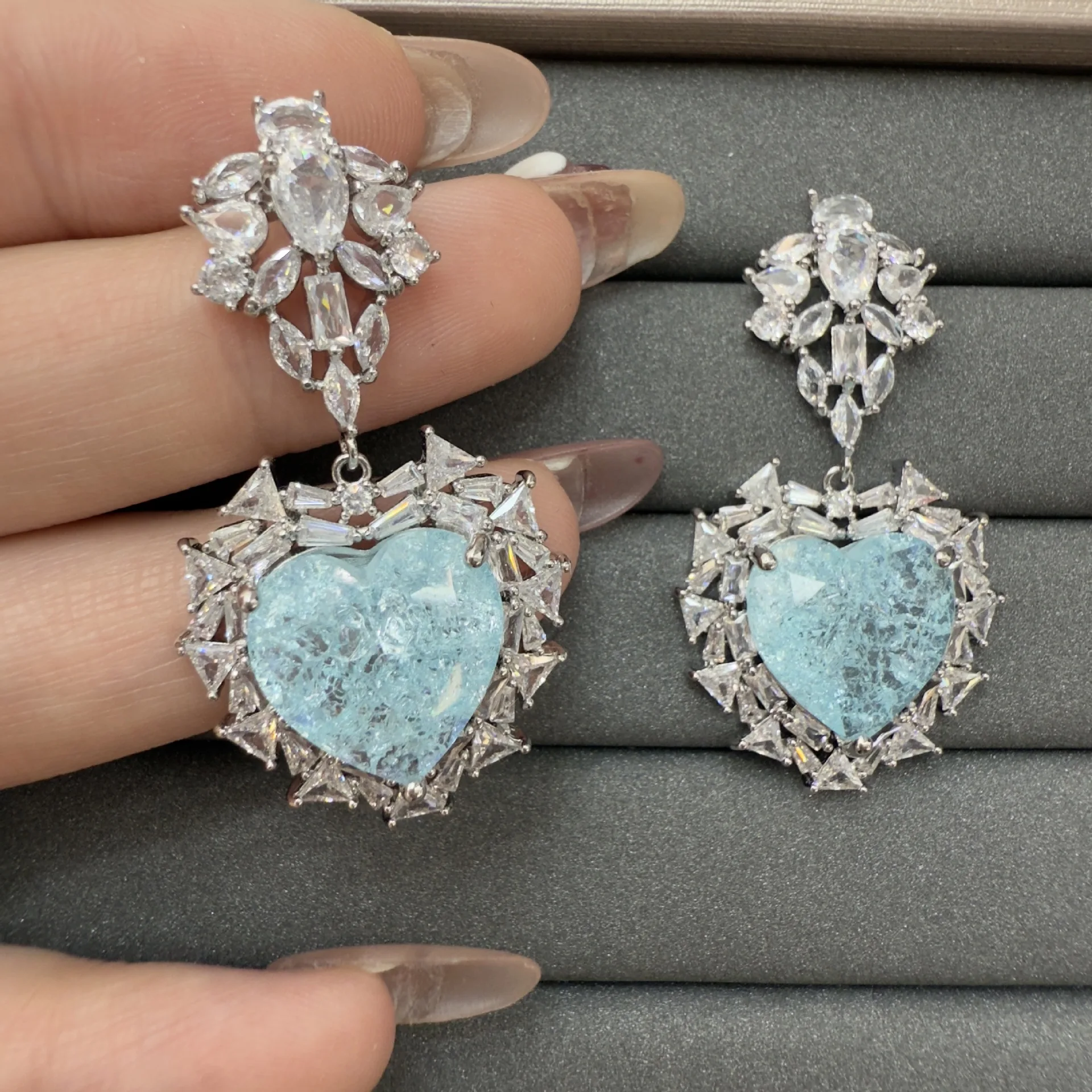 cute earrings heart pendant pink blue red zirconia jewelry women dangling earrings sweet gift female
cute earrings heart pendant pink blue red zirconia jewelry women dangling earrings sweet gift female