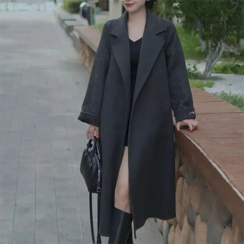 2025 Women White Woolen Coats Turn Down Collar Drouble Face Cashmere Coat Loose Style Winter Clothes Long Coats Tops New
2025 Women White Woolen Coats Turn Down Collar Drouble Face Cashmere Coat Loose Style Winter Clothes Long Coats Tops New