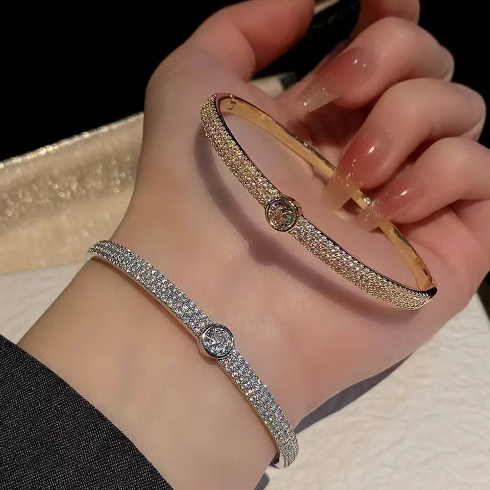 Hot selling product: Starry Sky Bracelet, Jewel, AAA Zircon, Elegant Party, Versatile, Celebrity Wedding Accessories
Hot selling product: Starry Sky Bracelet, Jewel, AAA Zircon, Elegant Party, Versatile, Celebrity Wedding Accessories