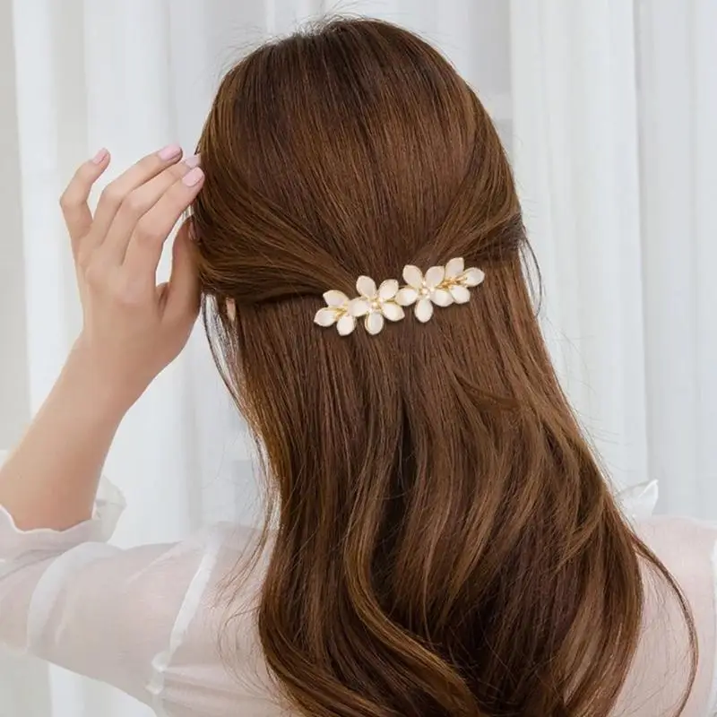 652F Elegant Rhinestones Cats Eye Spring Hair Clip For Women Girls Daily Use Delicate Floral Design Secure Grip Barrettes
652F Elegant Rhinestones Cats Eye Spring Hair Clip For Women Girls Daily Use Delicate Floral Design Secure Grip Barrettes