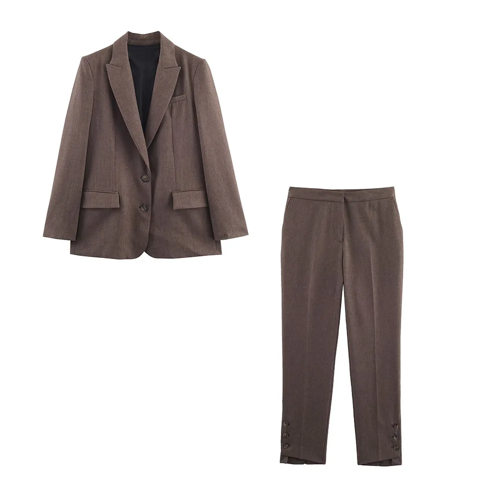 Новый стиль для женщин в европейском и американском стиле 2025 года, модный пиджак с лацканами и длинными рукавами на пуговицах сзади, брючный костюм с высокой талией
Новый стиль для женщин в европейском и американском стиле 2025 года, модный пиджак с лацканами и длинными рукавами на пуговицах сзади, брючный костюм с высокой талией