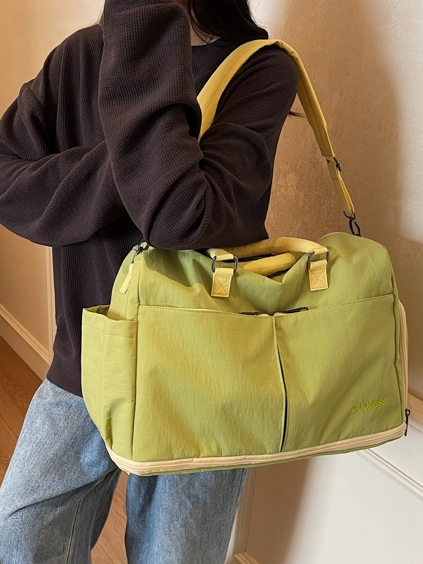 Водонепроницаемая дорожная сумка большой емкости, мужская ручная женская сумка через плечо для йоги, большая сумка для поездки на работу
Водонепроницаемая дорожная сумка большой емкости, мужская ручная женская сумка через плечо для йоги, большая сумка для поездки на работу