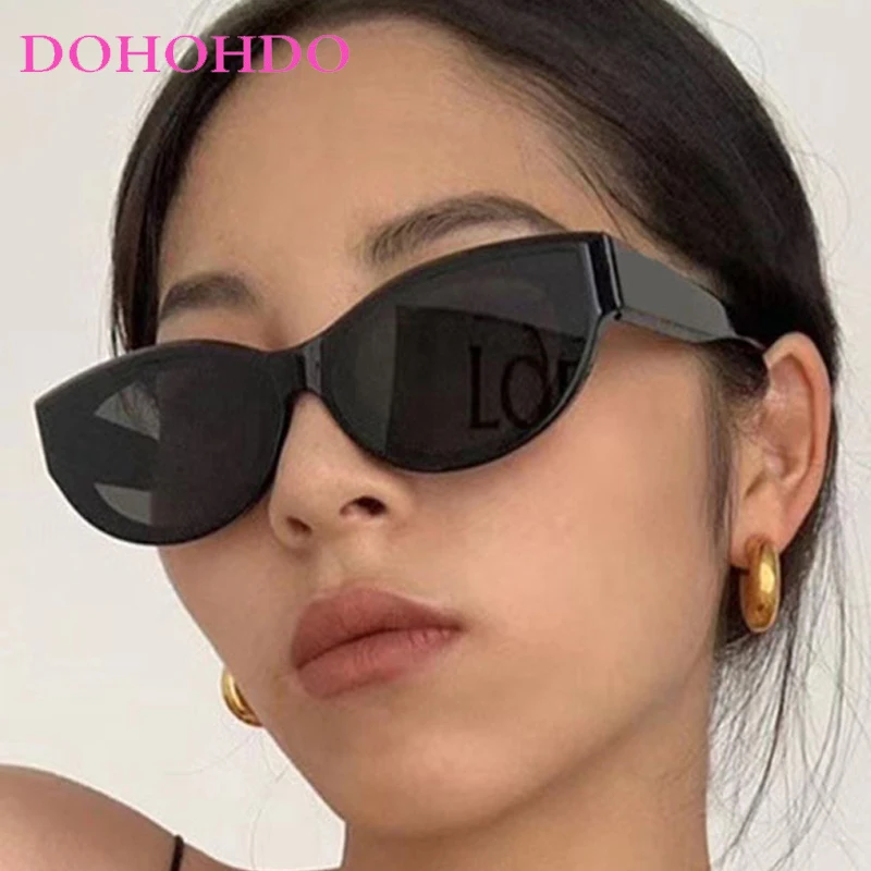 Luxury Designer Small Cat Eye Sunglasses For Women Men Trendy Fashion Sun Glasses Female Summer Traveling Eyewear Female UV400
Luxury Designer Small Cat Eye Sunglasses For Women Men Trendy Fashion Sun Glasses Female Summer Traveling Eyewear Female UV400