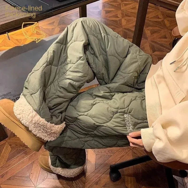 Heavy Winter Cotton Waterproof Splicing Lamb Fleece Cotton Pants for Men and Women, Solid Color Diamond Grid Embroidered Clip Co
Heavy Winter Cotton Waterproof Splicing Lamb Fleece Cotton Pants for Men and Women, Solid Color Diamond Grid Embroidered Clip Co