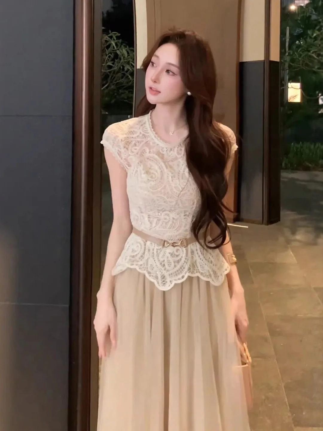 Korean Style Lace Top And Skirt Set Summer 2026 Fashionable Two-Piece Ensemble Comfortable Breathable Cotton Mid-Waist Design
Korean Style Lace Top And Skirt Set Summer 2026 Fashionable Two-Piece Ensemble Comfortable Breathable Cotton Mid-Waist Design