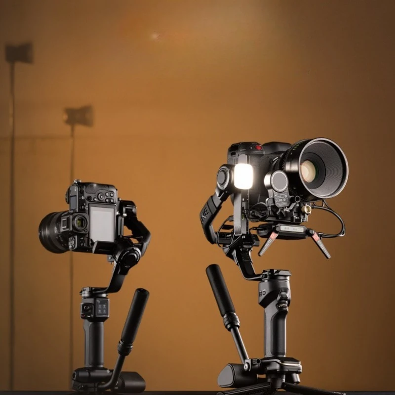 Camera PTZ Stabilizer SLR Handheld Professional Three-axis Balancer
Camera PTZ Stabilizer SLR Handheld Professional Three-axis Balancer