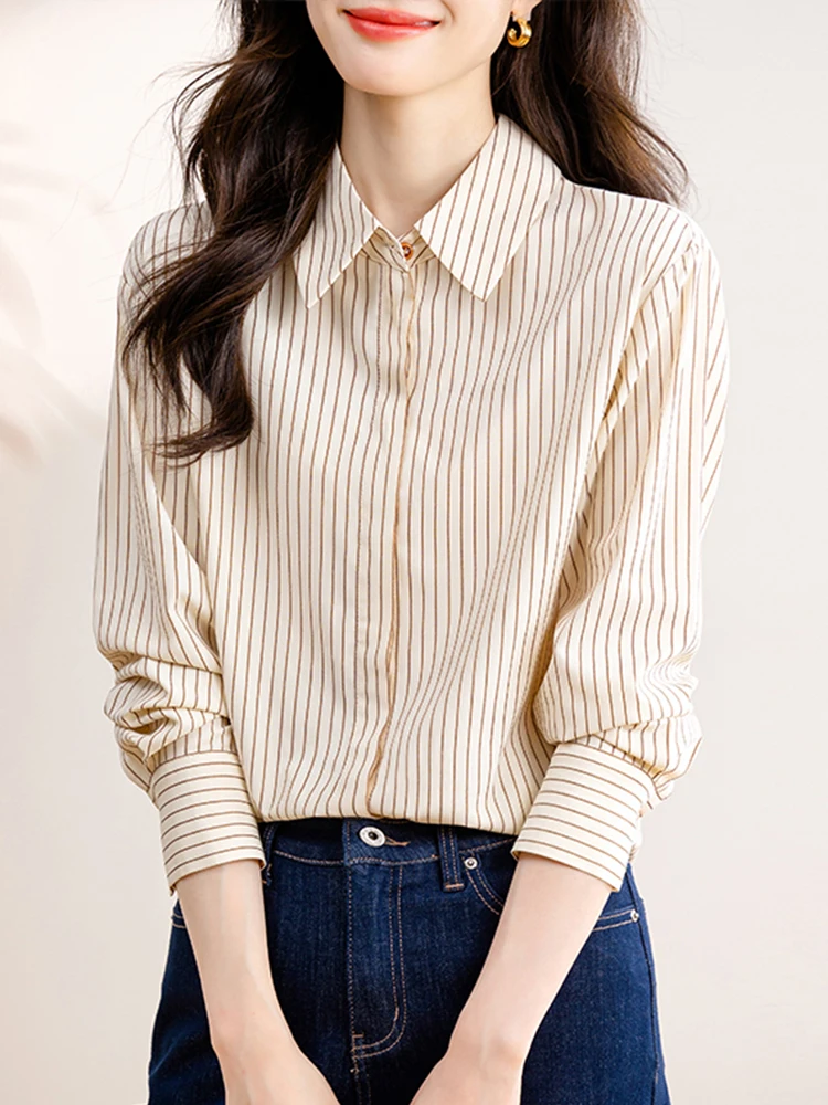 Женская полосатая рубашка весна 2024 с длинным рукавом, однобортная, с воротником, универсальный топ в корейском стиле, свободный крой
Женская полосатая рубашка весна 2024 с длинным рукавом, однобортная, с воротником, универсальный топ в корейском стиле, свободный крой