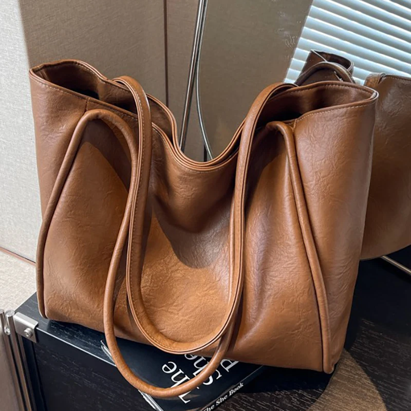 Commuting Big Bag for Women New Large Capacity Tote Bag Luxury Single Shoulder Bag Brown Soft Leather Bag
Commuting Big Bag for Women New Large Capacity Tote Bag Luxury Single Shoulder Bag Brown Soft Leather Bag