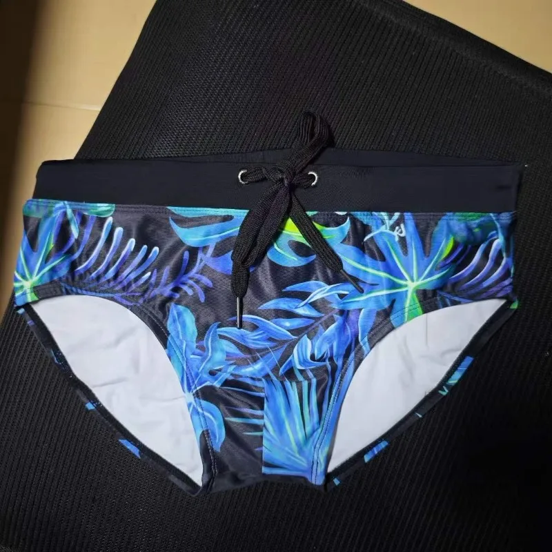 Seaside beach shorts fashionable men cross-border European and American wholesale goods original picture fashion UXH059
Seaside beach shorts fashionable men cross-border European and American wholesale goods original picture fashion UXH059