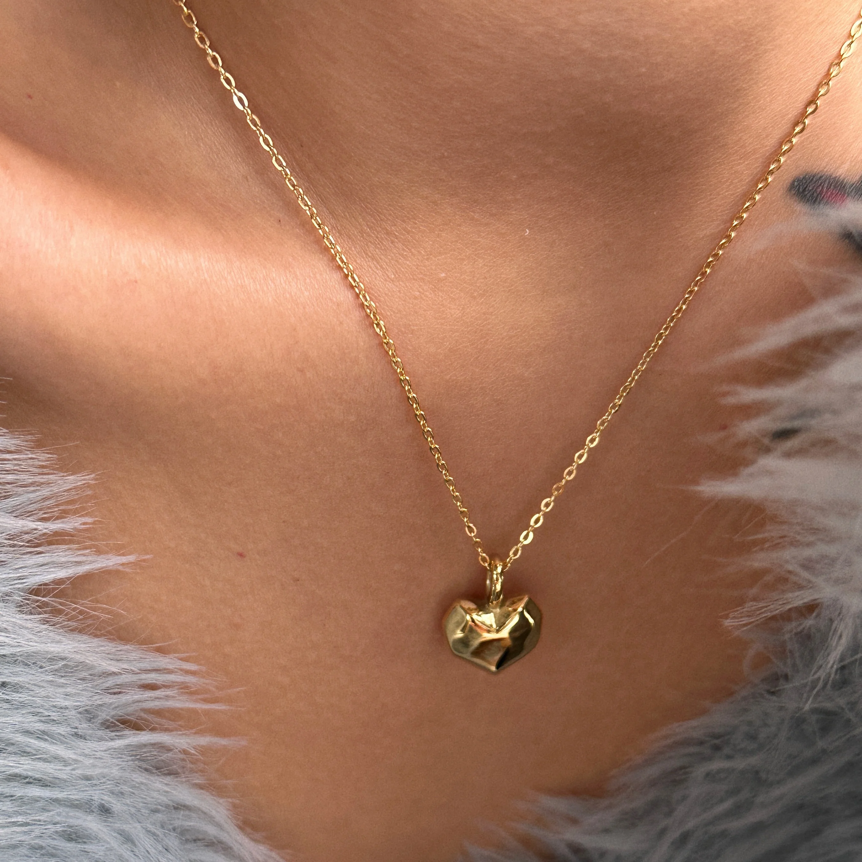 DASEIN 2025 New 18k Gold Plated Modern Irregular Love Pendant Necklace Tarnish Free Stainless Steel Jewelry for Women Party Gift
DASEIN 2025 New 18k Gold Plated Modern Irregular Love Pendant Necklace Tarnish Free Stainless Steel Jewelry for Women Party Gift