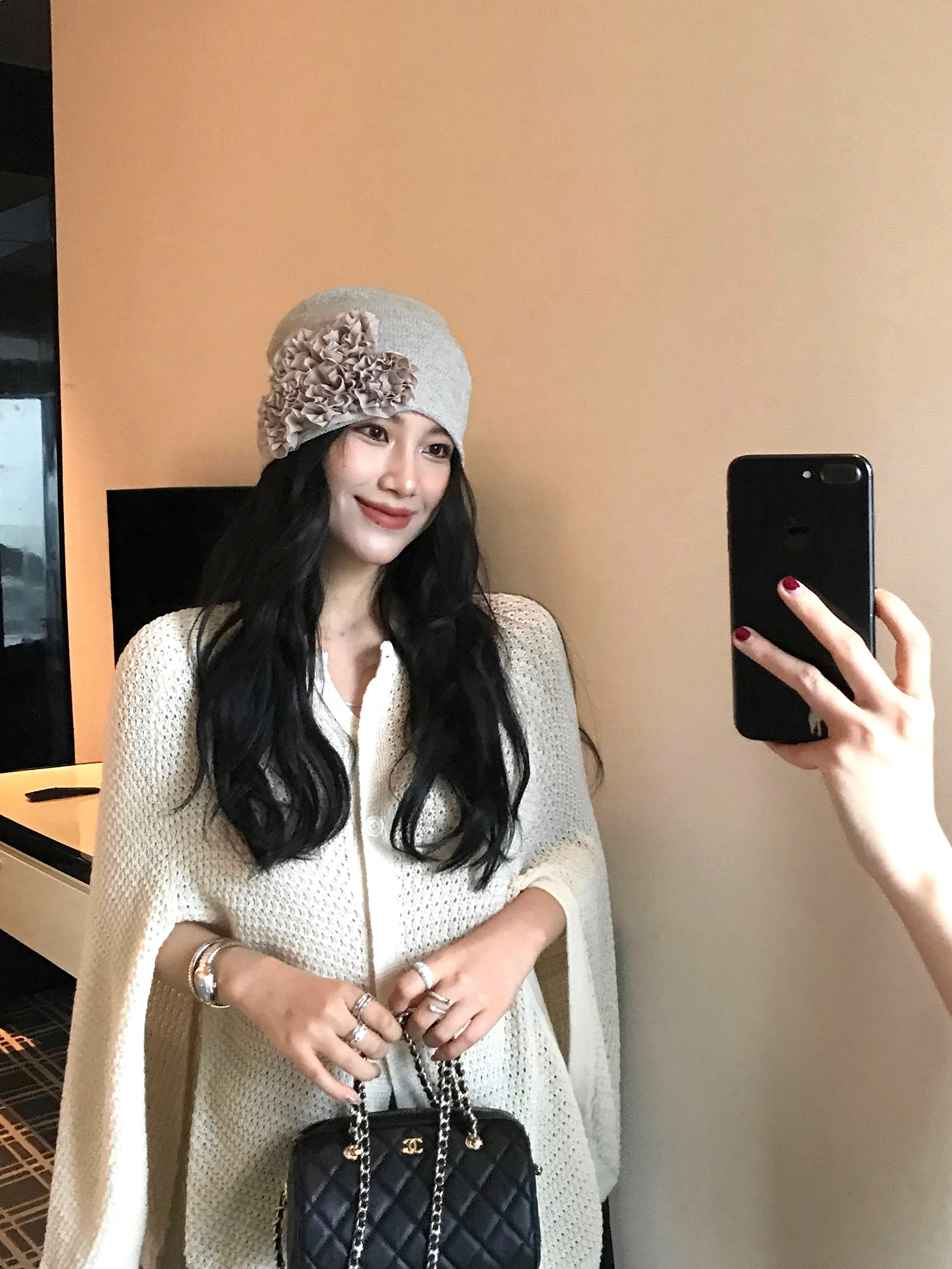 Casual Style Batwing Sleeve Open Cardigan Shawl Coat Hollow out Flower Pattern Loose Fit Short Jacket for Women
Casual Style Batwing Sleeve Open Cardigan Shawl Coat Hollow out Flower Pattern Loose Fit Short Jacket for Women