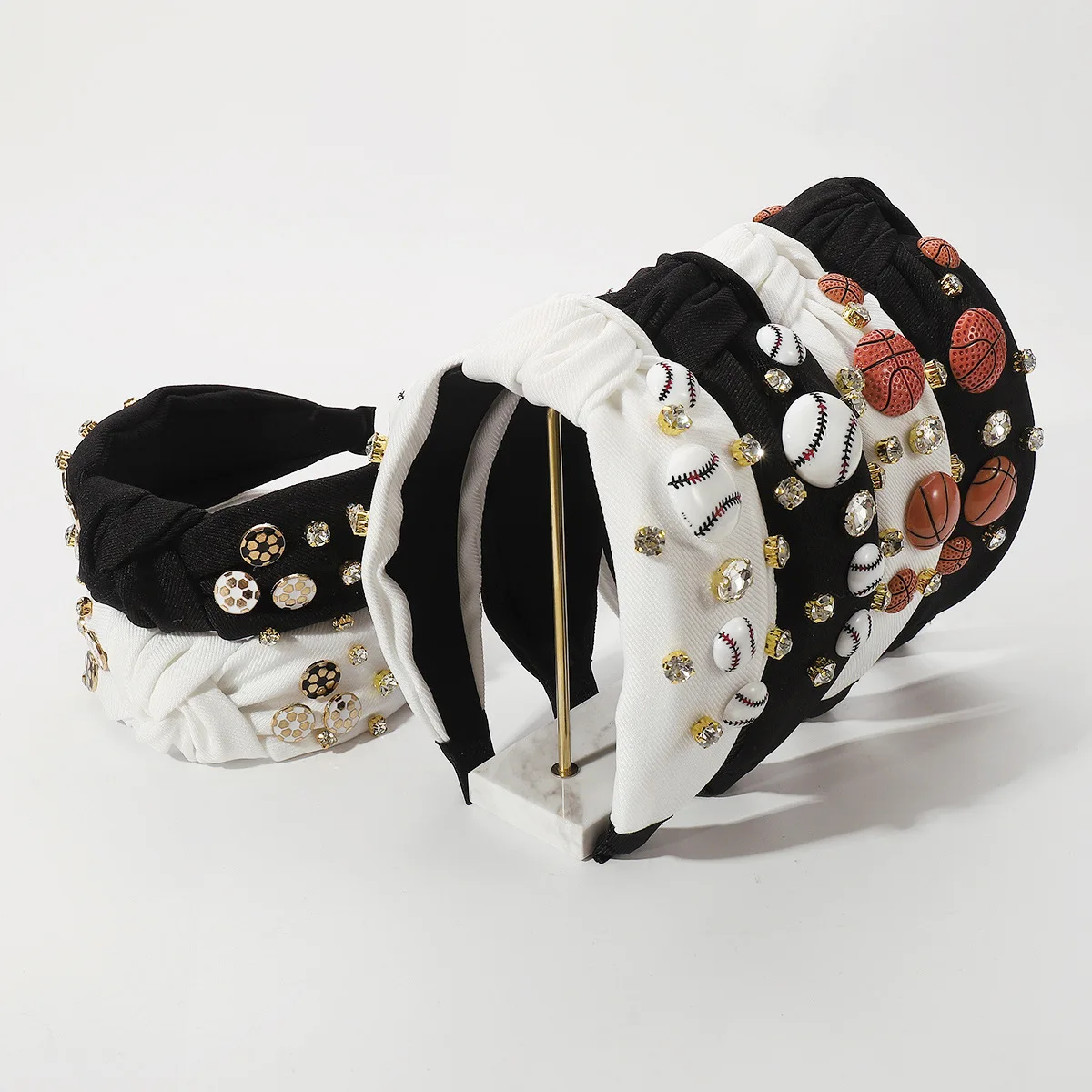 European and American Vitality Sports Style Basketball Football Rugby Hairband Fashion Simple Fabric Diamond Headband
European and American Vitality Sports Style Basketball Football Rugby Hairband Fashion Simple Fabric Diamond Headband