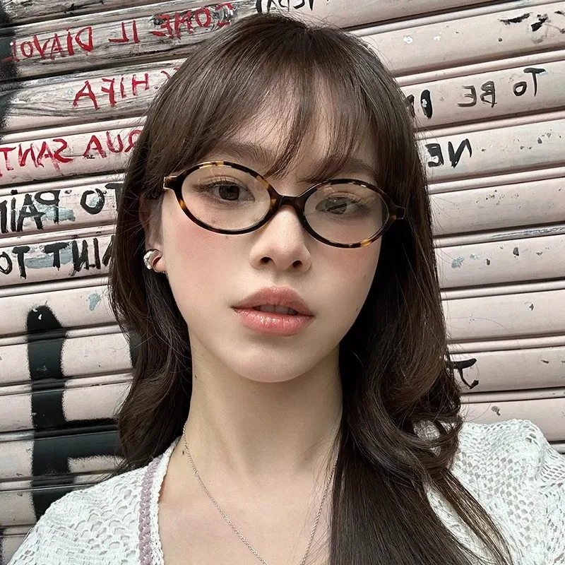 Vintage Oval Sunglasses NEW Women Luxury Brand Designer Small Oval Anti Blue Light Glasses Retro Fashion Men Leopard Eyegalsses
Vintage Oval Sunglasses NEW Women Luxury Brand Designer Small Oval Anti Blue Light Glasses Retro Fashion Men Leopard Eyegalsses