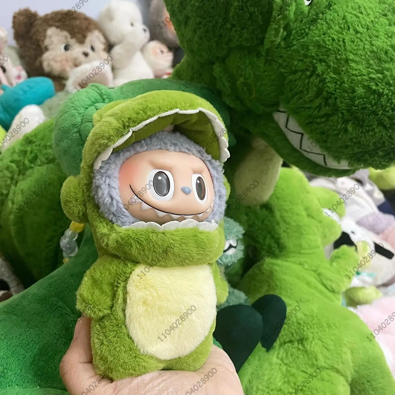 Labubu The Monsters Одежда Большой Динозавр Хлопковый Костюм Виниловая Кукла 1:1 Реплика Фигурка Сумка Очаровательная Сумка Подвеска Подарочная Игрушка
Labubu The Monsters Одежда Большой Динозавр Хлопковый Костюм Виниловая Кукла 1:1 Реплика Фигурка Сумка Очаровательная Сумка Подвеска Подарочная Игрушка