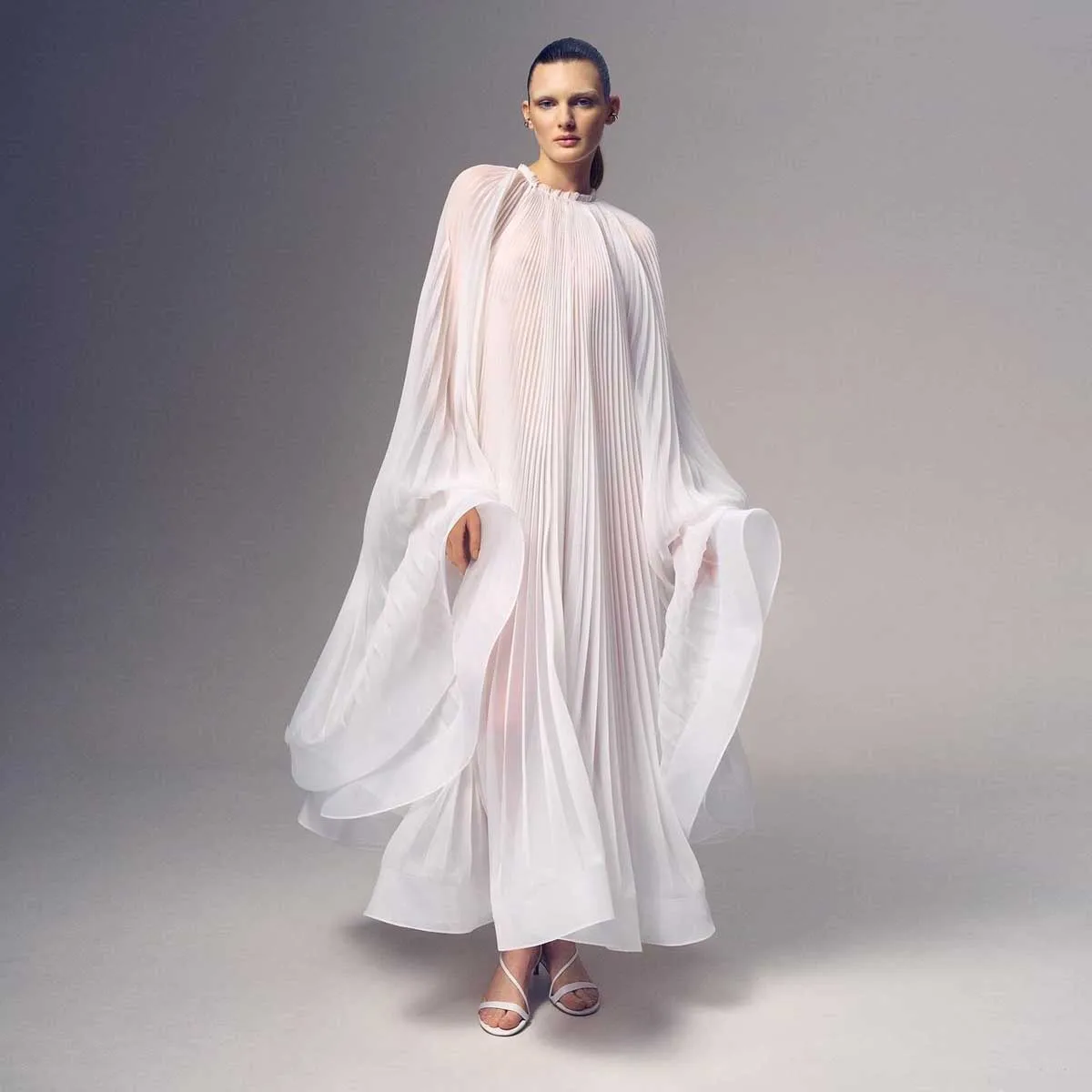 2025 Arabic Dubai Illusion Evening Gowns Free Size Extra Puff Sleeves Formal Party Dresses Trendy White Pleated Casual Women
2025 Arabic Dubai Illusion Evening Gowns Free Size Extra Puff Sleeves Formal Party Dresses Trendy White Pleated Casual Women