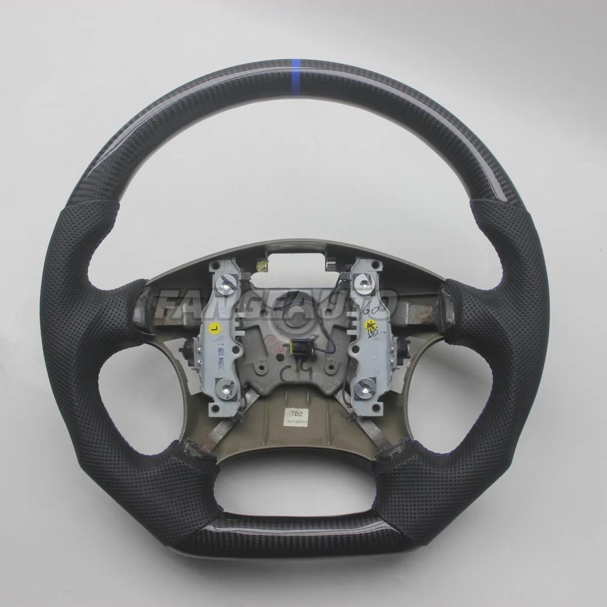 Replacement Real Carbon Fiber Steering Wheel for Hyundai Tucson 2004-2009
Replacement Real Carbon Fiber Steering Wheel for Hyundai Tucson 2004-2009