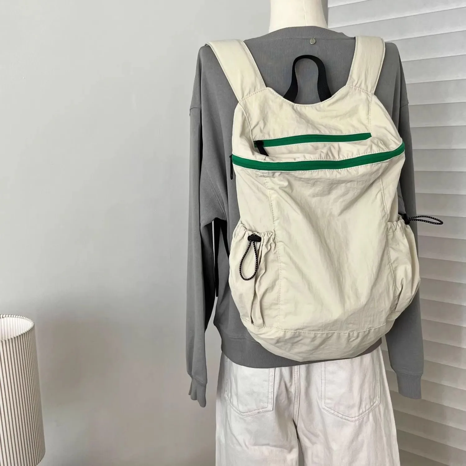 Новая несбываемая нейлоновая двойная круглая объединительная повседневная большая легкая сумка Capaci Harajuku Sle Student Bookbag Outdoor Funct...
Новая несбываемая нейлоновая двойная круглая объединительная повседневная большая легкая сумка Capaci Harajuku Sle Student Bookbag Outdoor Funct...