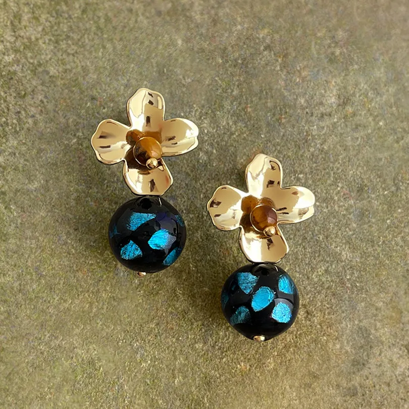 Women's Gold Color Flower Stud Earrings with Glass Ball Fashion Natural Stone Statement Earring Jewelry Gifts
Women's Gold Color Flower Stud Earrings with Glass Ball Fashion Natural Stone Statement Earring Jewelry Gifts
