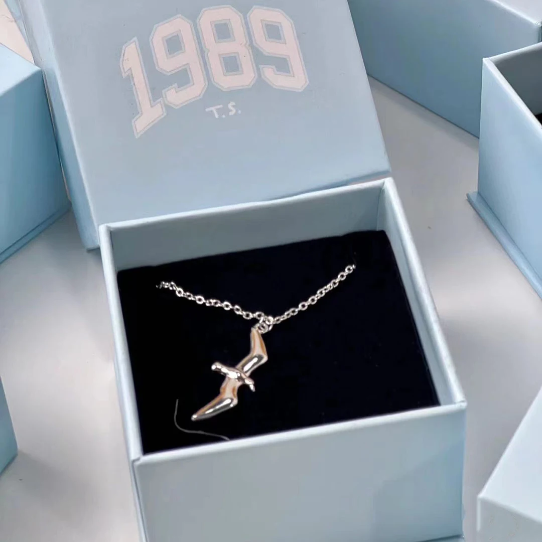 T. Чайка, запись в 1989 S. Ожерелье s925 для девочек поставляется с красивыми упакованными новогодними подарками
T. Чайка, запись в 1989 S. Ожерелье s925 для девочек поставляется с красивыми упакованными новогодними подарками
