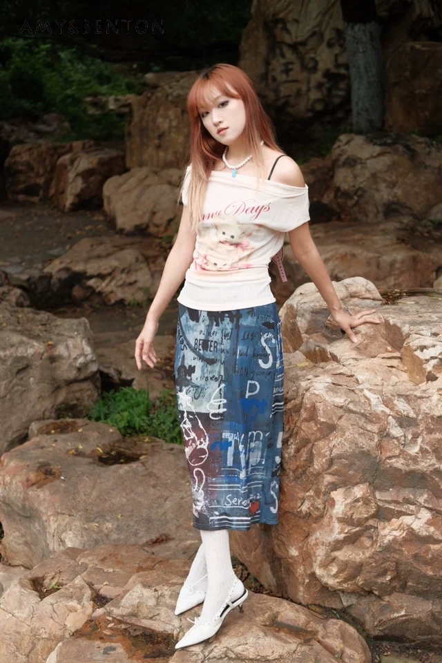 2025 Summer New American Style Retro Design Graffiti Print High Waist Slimming Soft Comfortable Casual Mid-Length Women's Skirt
2025 Summer New American Style Retro Design Graffiti Print High Waist Slimming Soft Comfortable Casual Mid-Length Women's Skirt