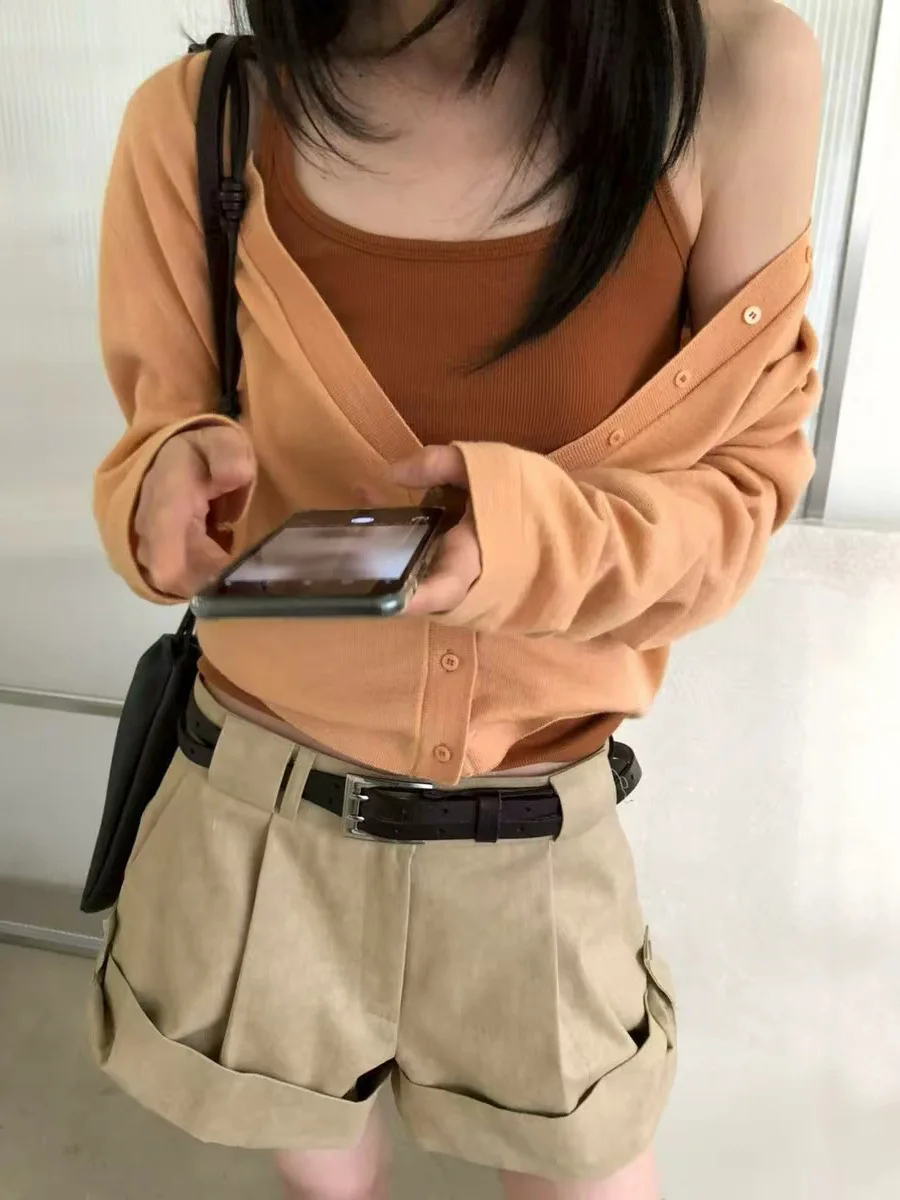 Spring 2026 Women's Simple V-neck Knitted Open Cardigan Slimming Dongdaemun Korean Style Long Sleeve Woolen Top
Spring 2026 Women's Simple V-neck Knitted Open Cardigan Slimming Dongdaemun Korean Style Long Sleeve Woolen Top