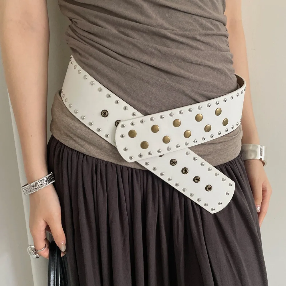 Personalized Snap Button Wide Women's Belt Gothic Y2k Rivet Waist Belt Waist Seal Punk Style Dress Jeans Belt Spicy Girls
Personalized Snap Button Wide Women's Belt Gothic Y2k Rivet Waist Belt Waist Seal Punk Style Dress Jeans Belt Spicy Girls