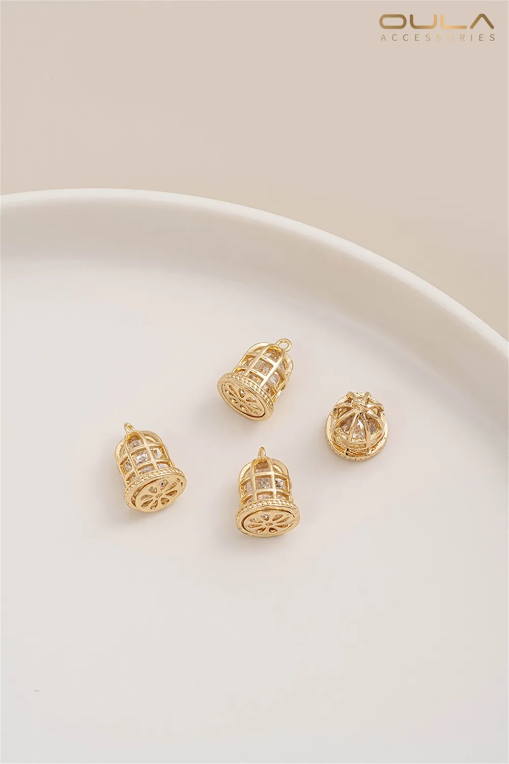 The Interior Features 14K Zircon Dynamic Pendant, Gold-plated Water Drop Birdcage Lotus Pod, and Is A Diy Decorative Pendant
The Interior Features 14K Zircon Dynamic Pendant, Gold-plated Water Drop Birdcage Lotus Pod, and Is A Diy Decorative Pendant