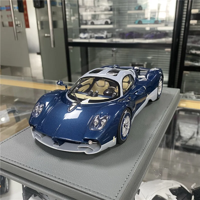 1:32 Pagani Utopia Alloy Sports Car Model Diecast Metal Racing Car Vehicle Model Simulation Sound Light Collection Kids Toy Gift
1:32 Pagani Utopia Alloy Sports Car Model Diecast Metal Racing Car Vehicle Model Simulation Sound Light Collection Kids Toy Gift