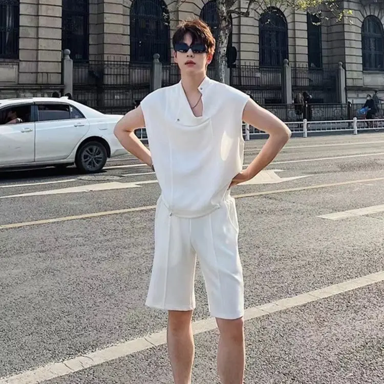 Lightweight Vest Suit for Men Summer Asymmetrical Collar Sleeveless Tees with Loose Elastic Mid-pants Fashion Two-piece Set
Lightweight Vest Suit for Men Summer Asymmetrical Collar Sleeveless Tees with Loose Elastic Mid-pants Fashion Two-piece Set