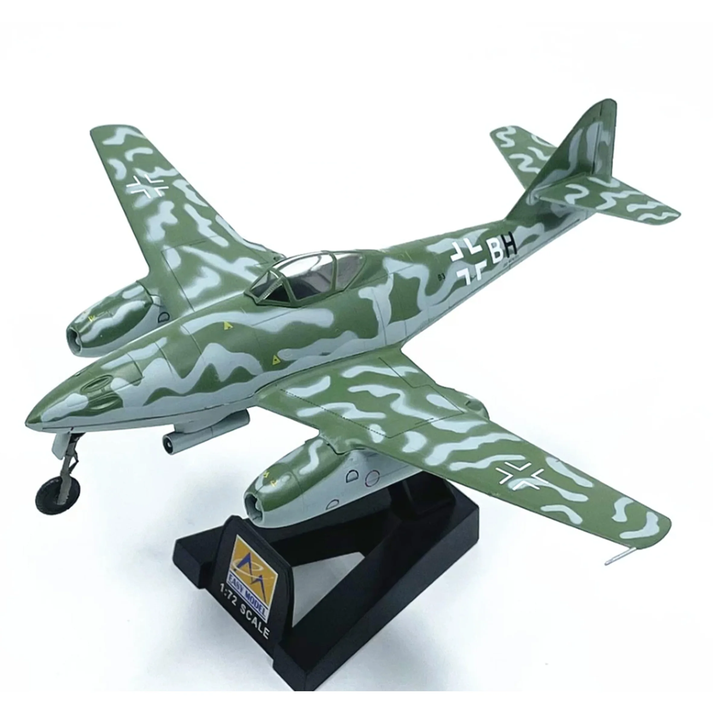 Stock 36407 1:72 German ME262 jet fighter model static finished model (out of print)
Stock 36407 1:72 German ME262 jet fighter model static finished model (out of print)