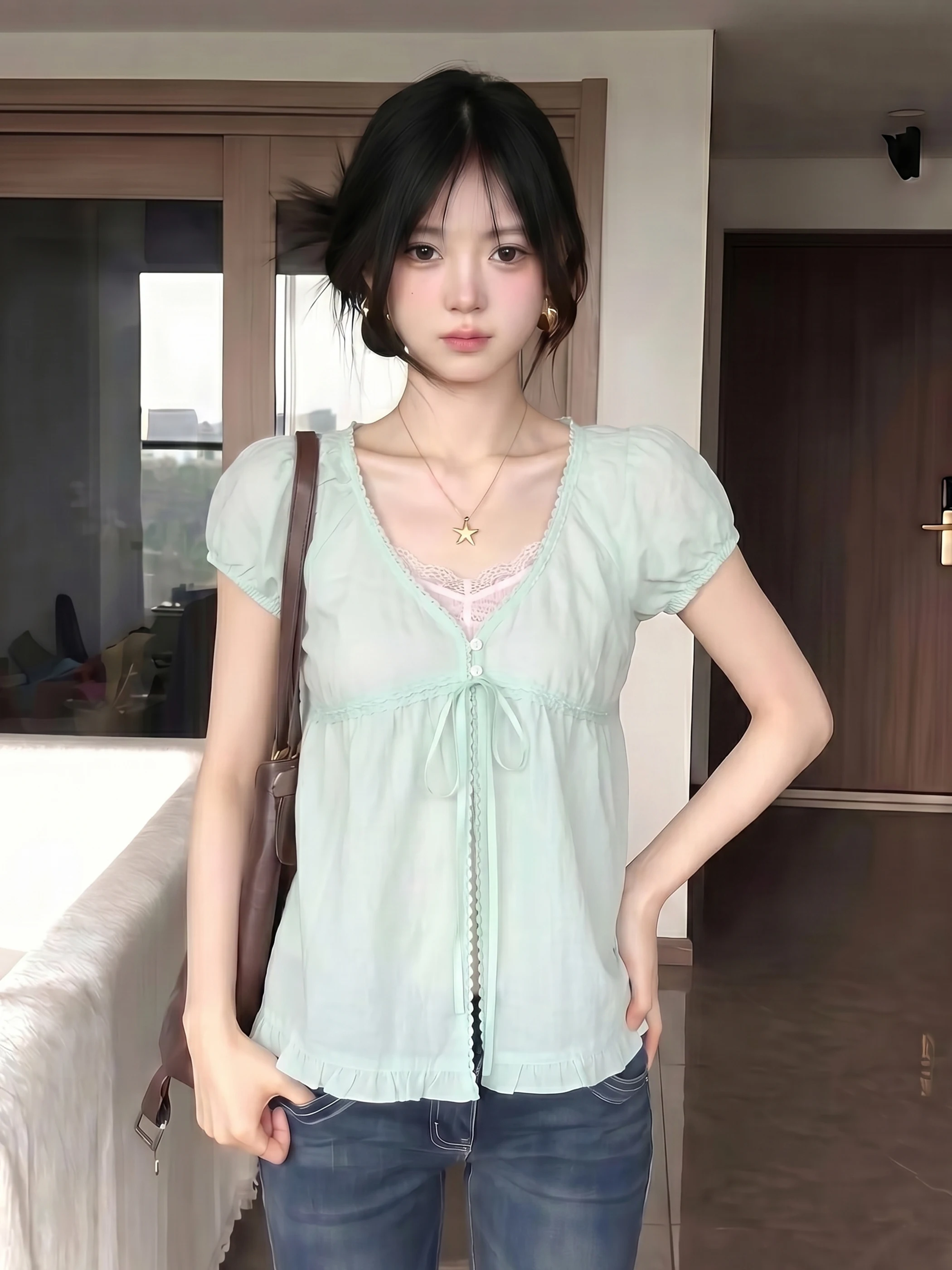 Mint Green V-neck Shirt Summer New Style Lace Trim Belted Waist Bubble Sleeve Short Sleeve Top French Style Slim Fit
Mint Green V-neck Shirt Summer New Style Lace Trim Belted Waist Bubble Sleeve Short Sleeve Top French Style Slim Fit
