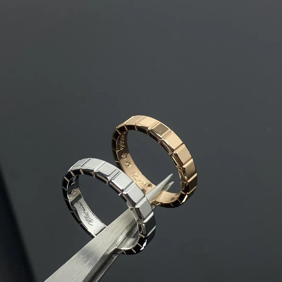 "Stylish Minimalist Rings: A Statement Piece without the Fuss, Perfect Gift Idea"
"Stylish Minimalist Rings: A Statement Piece without the Fuss, Perfect Gift Idea"