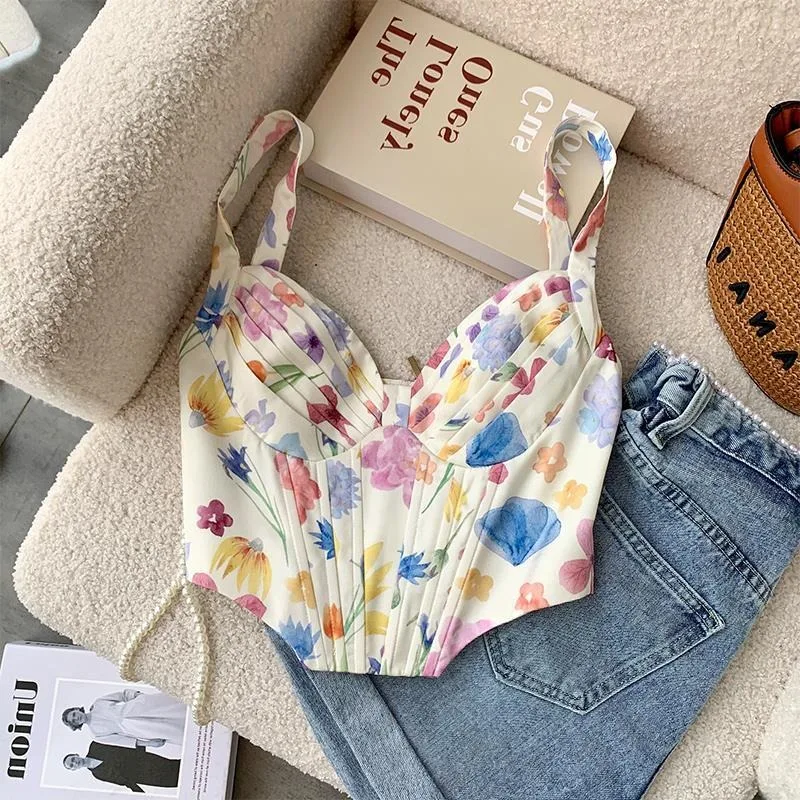 Женский топ-бра с цветочным принтом и завязками на талии в стиле минимализм и элегантности
Женский топ-бра с цветочным принтом и завязками на талии в стиле минимализм и элегантности