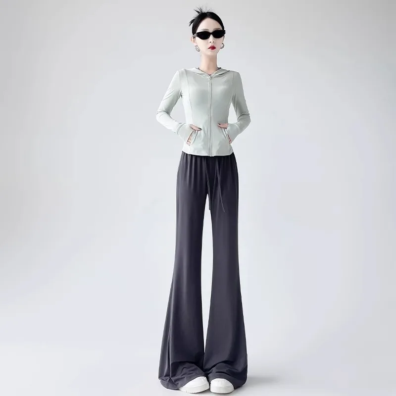 Летние женские брюки из ледяного шелка 2026: Новинка, высокая талия, драпированные, повседневные, расклешенные, широкие штанины, спортивные, быстросохнущие, с защитой от солнца
Летние женские брюки из ледяного шелка 2026: Новинка, высокая талия, драпированные, повседневные, расклешенные, широкие штанины, спортивные, быстросохнущие, с защитой от солнца