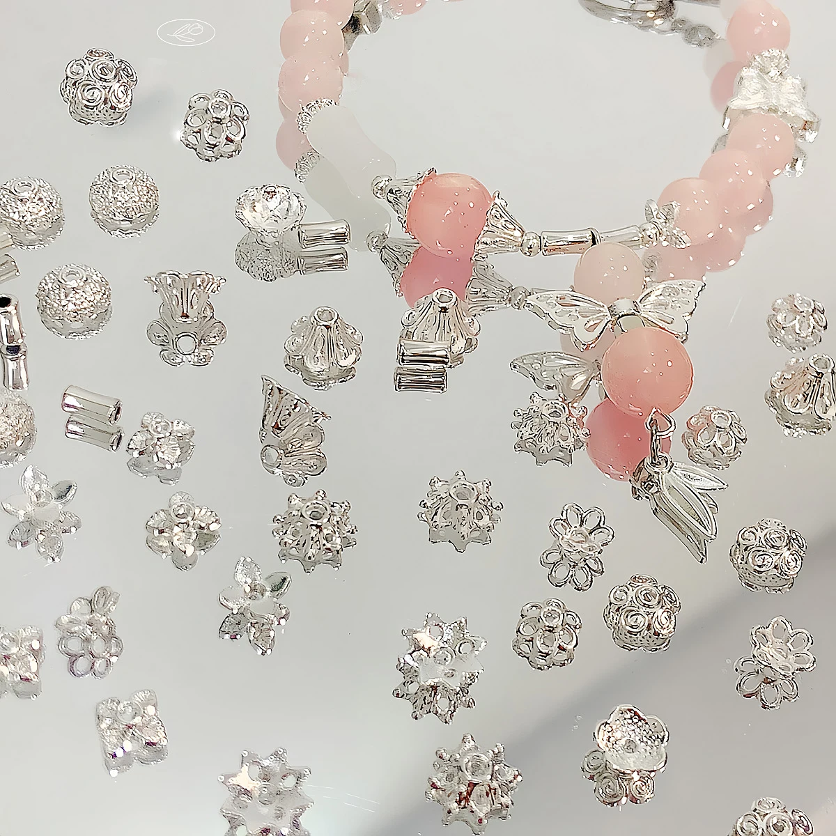 10pcs Alloy Flower Shaped Spacer Beads For DIY Bracelet Necklace Flower Holder Spacer Piece Jewelry Making Accessories Materials
10pcs Alloy Flower Shaped Spacer Beads For DIY Bracelet Necklace Flower Holder Spacer Piece Jewelry Making Accessories Materials