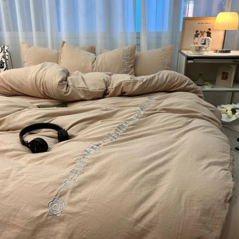 Bedding Set Light Luxury Washing Cotton Embryos 4pcs Set Of Bed Sheets, Duvet Covers, Double Student Dormitory 3pcs
Bedding Set Light Luxury Washing Cotton Embryos 4pcs Set Of Bed Sheets, Duvet Covers, Double Student Dormitory 3pcs