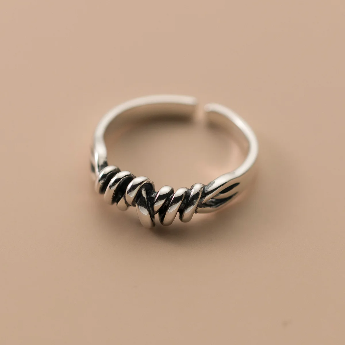 925 Sterling Silver Entanglement Personality Adjustable Rings For Women Engagement Wedding Jewelry Ladies Elegant Accessories
925 Sterling Silver Entanglement Personality Adjustable Rings For Women Engagement Wedding Jewelry Ladies Elegant Accessories