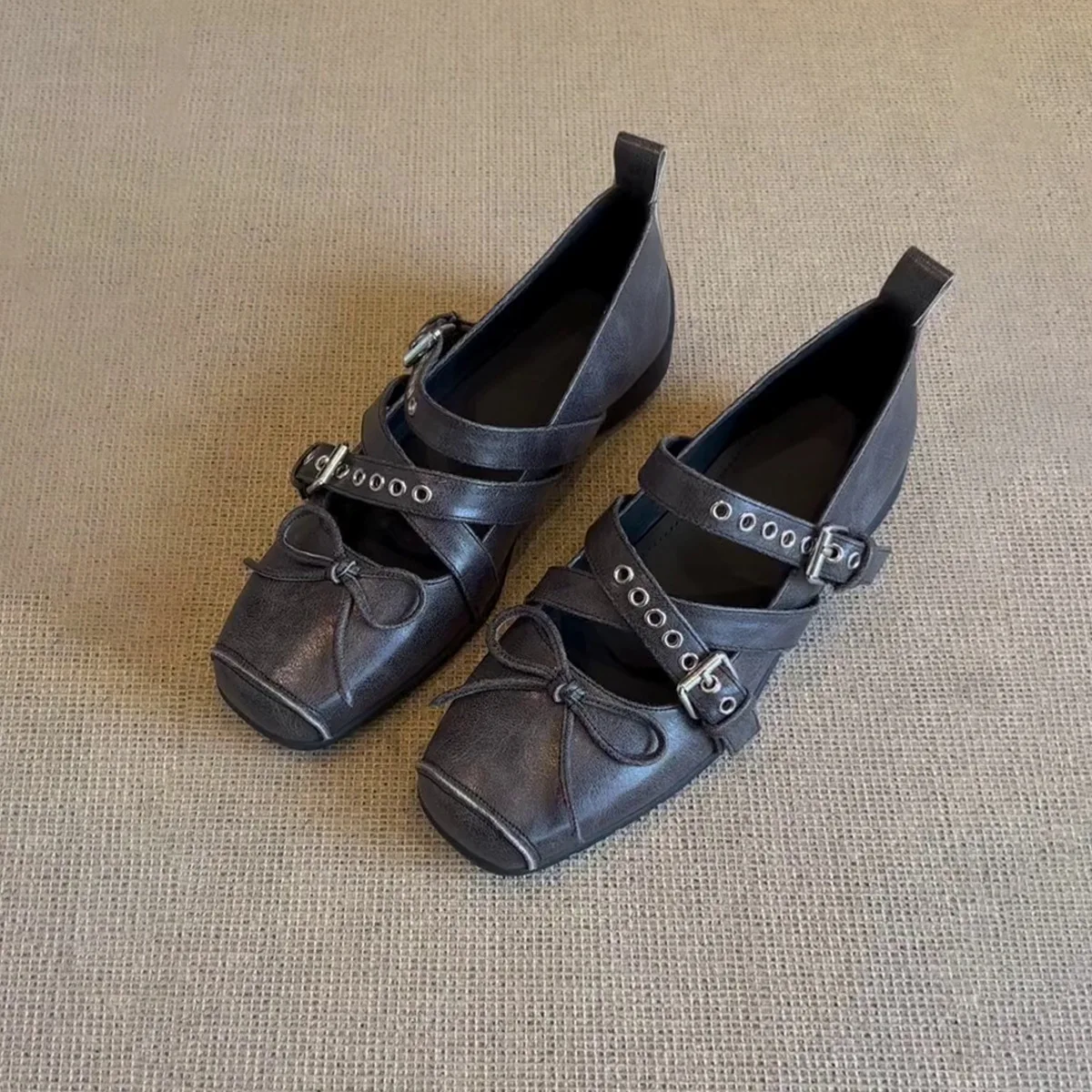 2025 Spring Square Head Knot Yoga Sports Single Shoes Ballet Flat Cross Buckle Soft Leather Retro Mary Janes Women
2025 Spring Square Head Knot Yoga Sports Single Shoes Ballet Flat Cross Buckle Soft Leather Retro Mary Janes Women