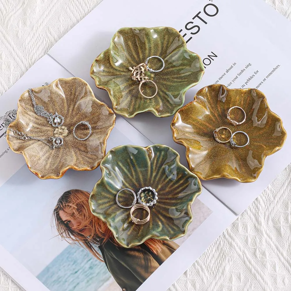 4pcs Exquisite Ceramic Jewelry Tray Elegant Lotus Leaf Shaped Necklace Ring Storage Dish Nordic Earring Ring Organizer for Woman
4pcs Exquisite Ceramic Jewelry Tray Elegant Lotus Leaf Shaped Necklace Ring Storage Dish Nordic Earring Ring Organizer for Woman
