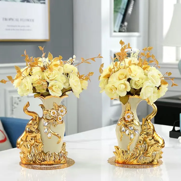 European ceramic countertop vase living room flower arrangement TV cabinet ornament creative indoor decoration dried flower
European ceramic countertop vase living room flower arrangement TV cabinet ornament creative indoor decoration dried flower