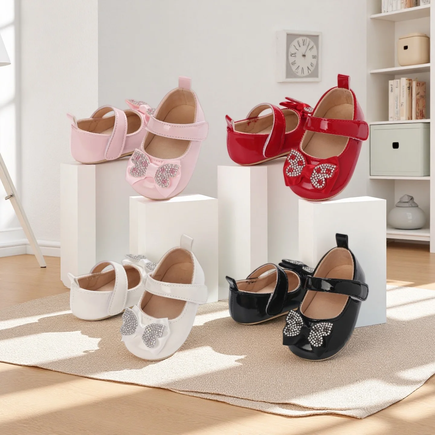 Spring and Autumn Fashion Baby Shoes 0-1 Year Old Girl Cute Bow Princess Shoes Soft Rubber Bottom Lightweight Walking Shoes
Spring and Autumn Fashion Baby Shoes 0-1 Year Old Girl Cute Bow Princess Shoes Soft Rubber Bottom Lightweight Walking Shoes