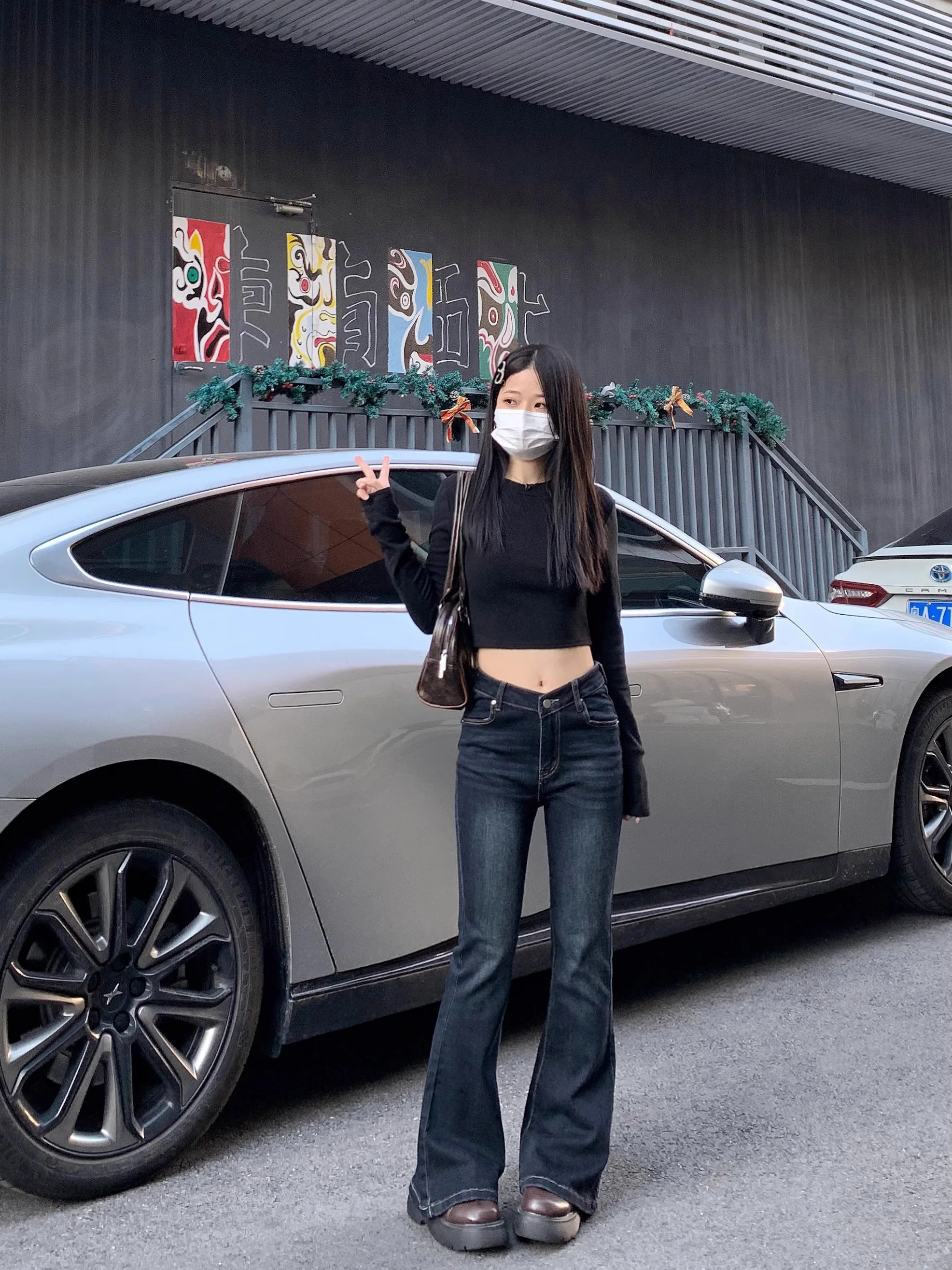 Джинсы-колокольчики с низкой талией, женские весенние 2024, новые американские облегающие хлопковые эластичные джинсовые брюки, повседневные джинсы с талией
Джинсы-колокольчики с низкой талией, женские весенние 2024, новые американские облегающие хлопковые эластичные джинсовые брюки, повседневные джинсы с талией