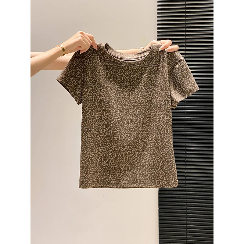 Vintage Leopard Print Short-sleeved Women's 2026 Summer New Style Loose and Slim-fitting Sweet and Cool Style Top
Vintage Leopard Print Short-sleeved Women's 2026 Summer New Style Loose and Slim-fitting Sweet and Cool Style Top