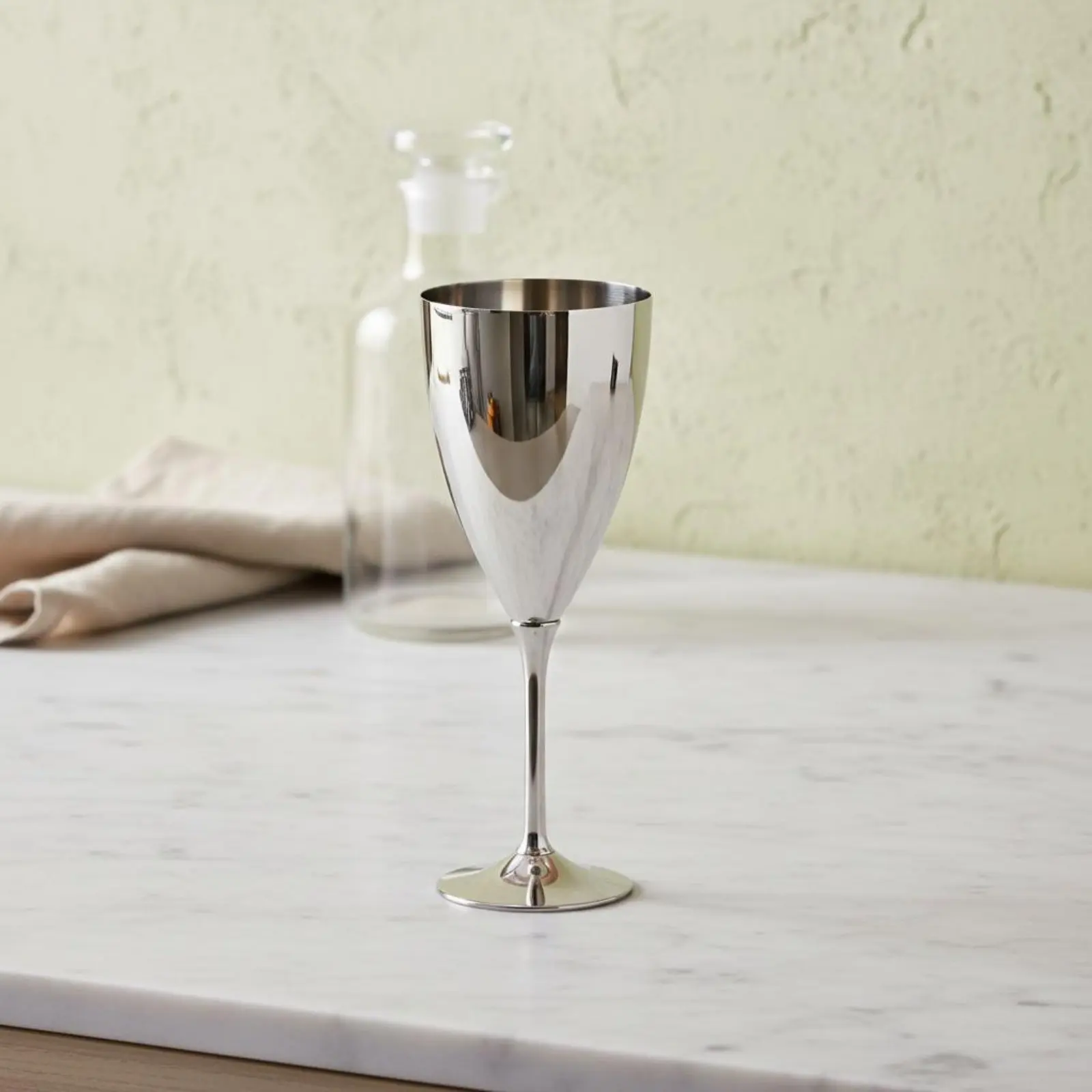 2 Pieces Stainless Steel Wine Glass Unbreakable Metal Wine Goblet Stainless Steel Mixed Drink Glass Modern Design Drinkware
2 Pieces Stainless Steel Wine Glass Unbreakable Metal Wine Goblet Stainless Steel Mixed Drink Glass Modern Design Drinkware