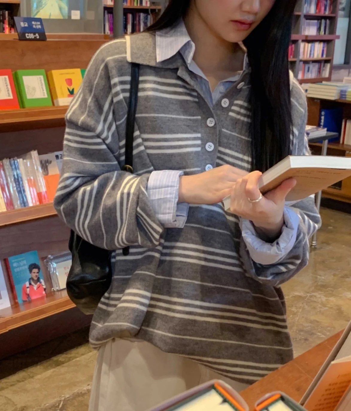 Womens Top 2026 Spring New Korean Version Collar Striped Knitted Shirt Loose Casual Daily Fashionable Versatile Wear
Womens Top 2026 Spring New Korean Version Collar Striped Knitted Shirt Loose Casual Daily Fashionable Versatile Wear