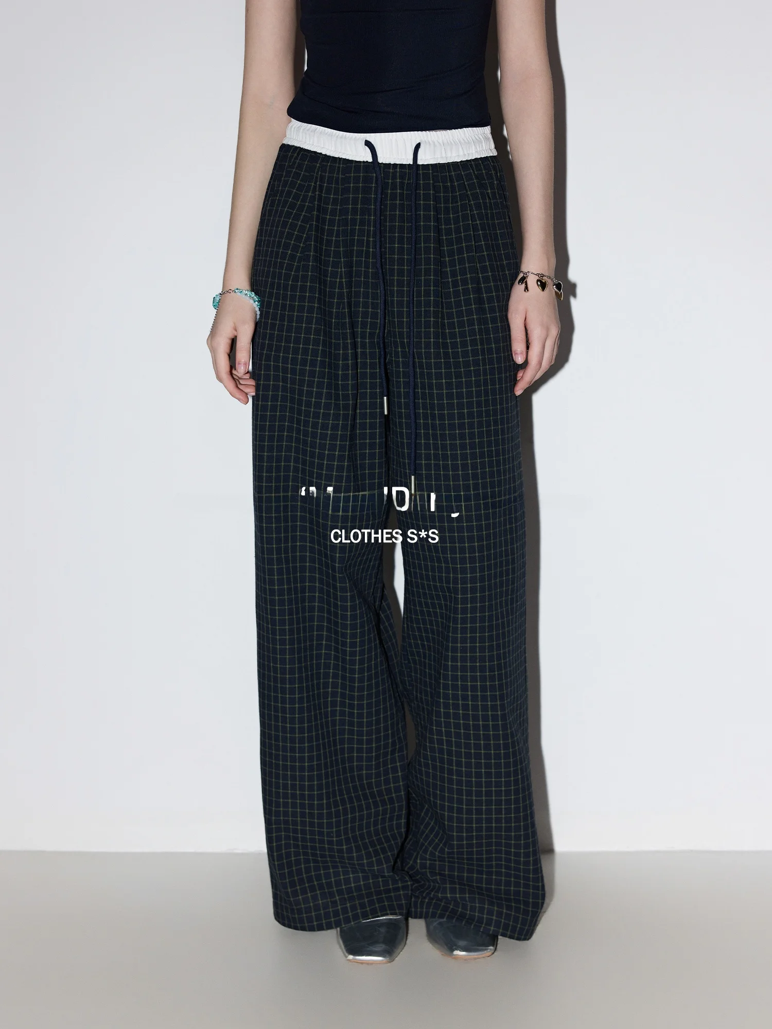 MoodBerry American Retro Patchwork Color Block Plaid Women's Summer Drawstring Casual Wide Leg Pants Versatile Cotton Blend
MoodBerry American Retro Patchwork Color Block Plaid Women's Summer Drawstring Casual Wide Leg Pants Versatile Cotton Blend