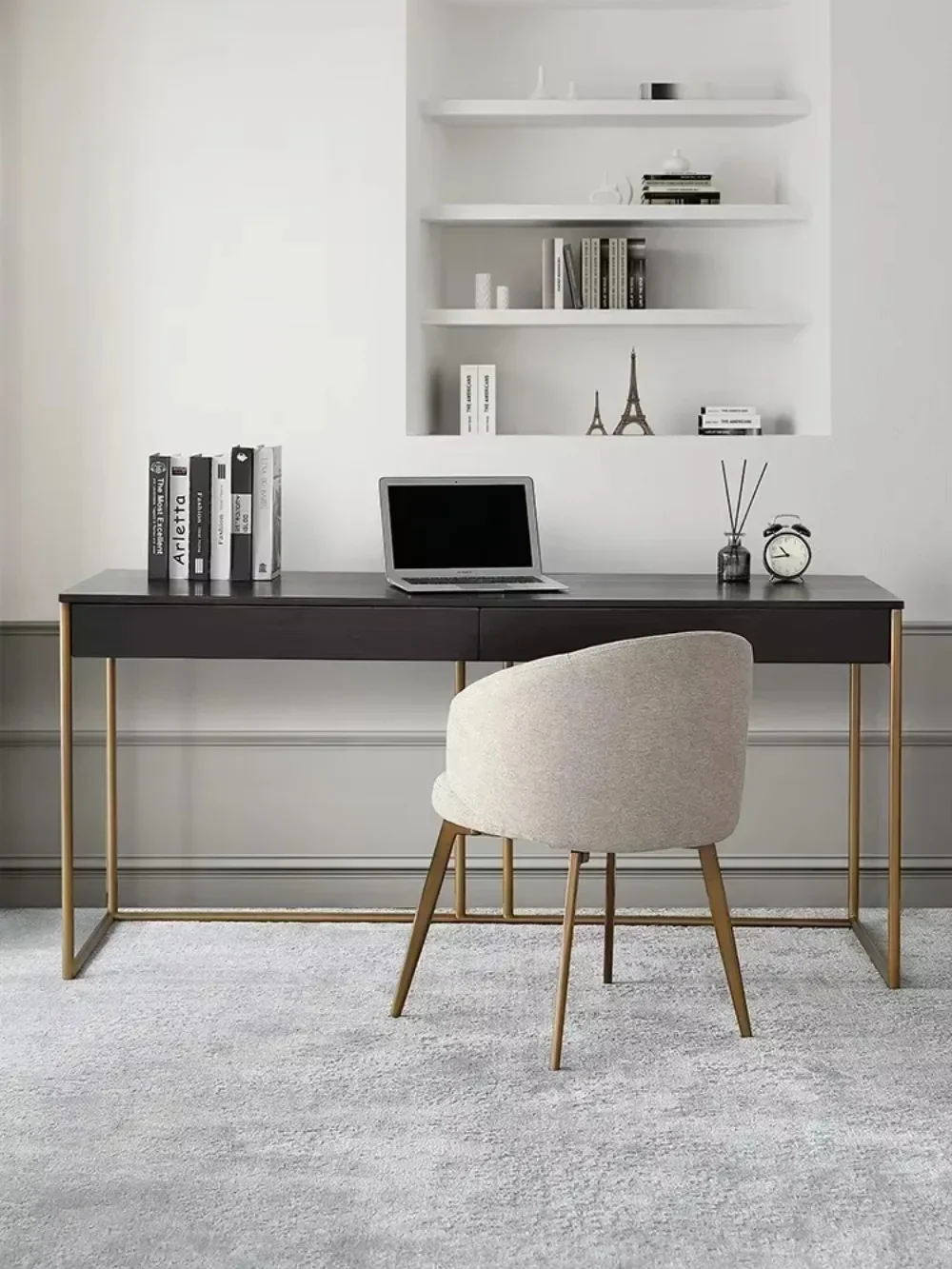 Q Итальянский письменный стол, продвинутый дизайн, домашний кабинет, стол для каллиграфии, простой современный легкий роскошный стол
Q Итальянский письменный стол, продвинутый дизайн, домашний кабинет, стол для каллиграфии, простой современный легкий роскошный стол