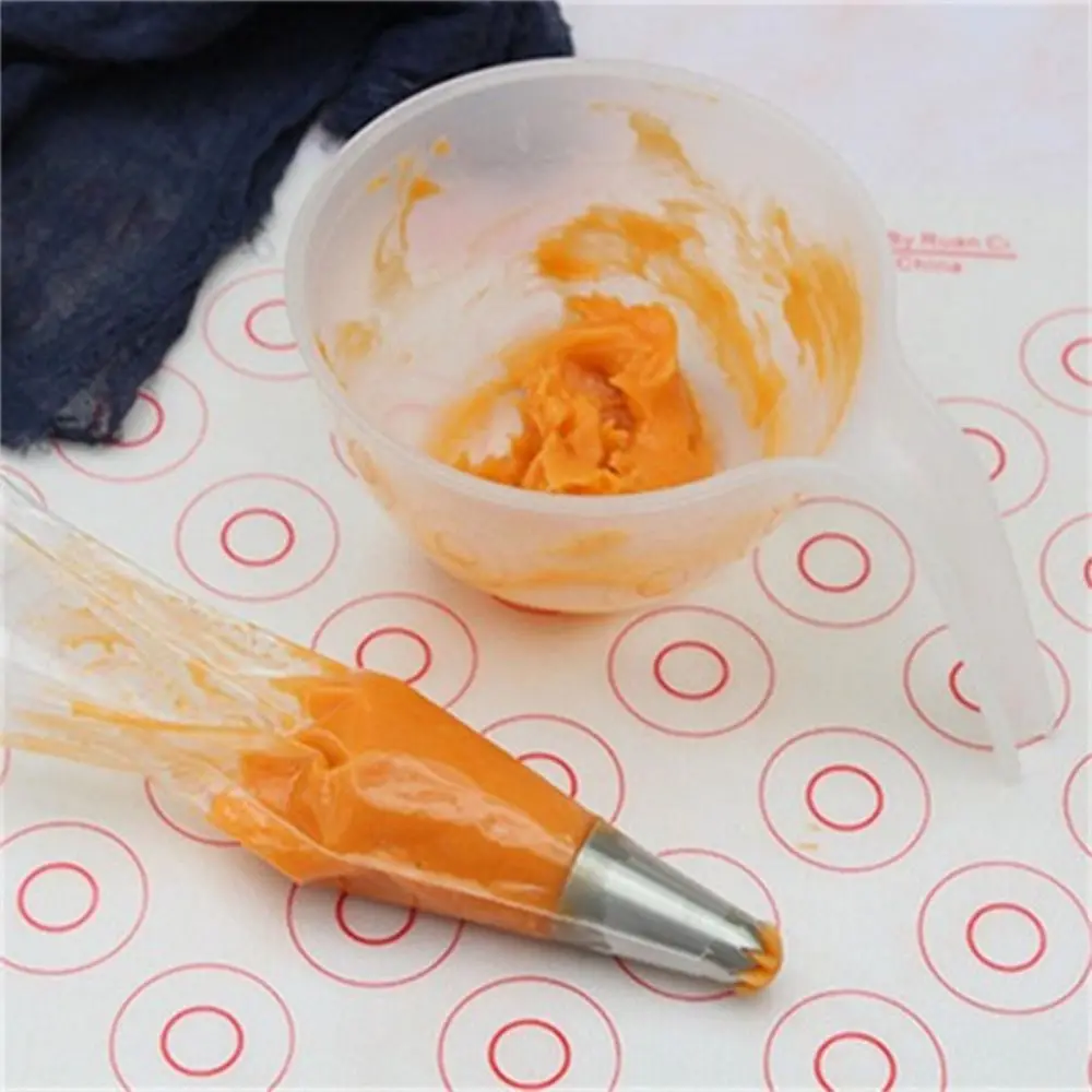 Reusable Color Mixing Bowl Lid Baking Tool Stackable Plastic Baking Mixing Bowl with Handle DIY Decorating Palette Bowl Butter
Reusable Color Mixing Bowl Lid Baking Tool Stackable Plastic Baking Mixing Bowl with Handle DIY Decorating Palette Bowl Butter