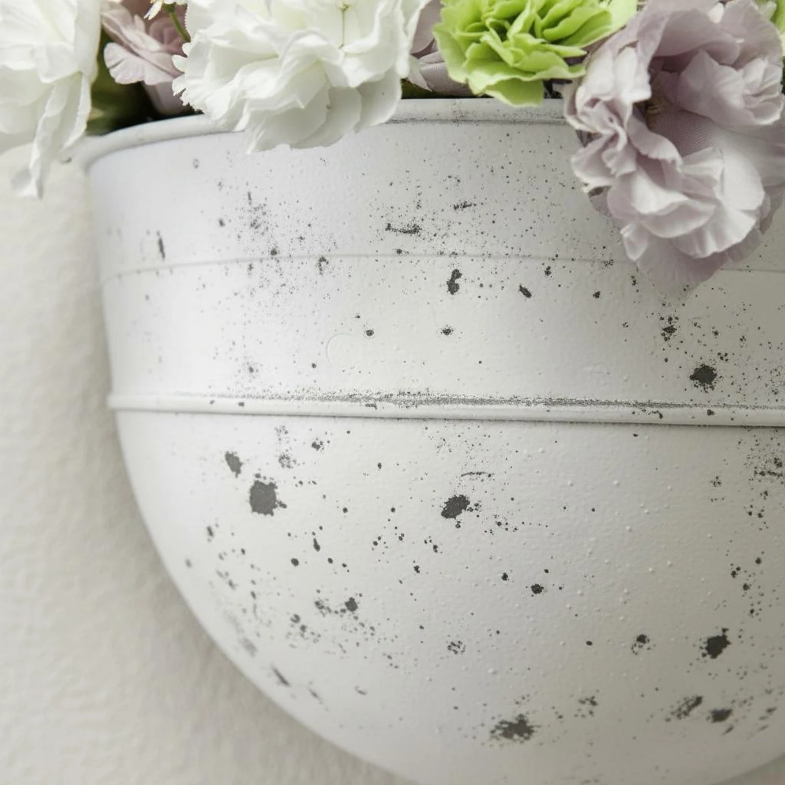 Metal Wall Planter European Design Vintage Wall Planter Metal Flower Holder Sturdy Garden Decor Easy to Install for Home, Patio
Metal Wall Planter European Design Vintage Wall Planter Metal Flower Holder Sturdy Garden Decor Easy to Install for Home, Patio