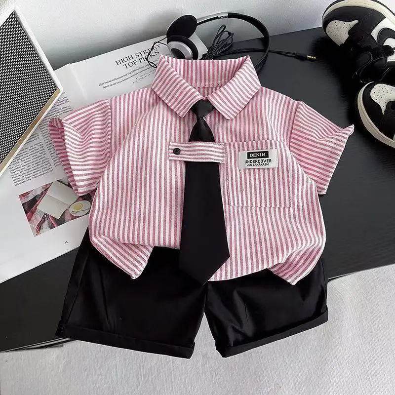 Children's Summer Set New Korean Version Boys' Baby Shirt Children's Stylish Short Sleeve Shorts Two Piece Set
Children's Summer Set New Korean Version Boys' Baby Shirt Children's Stylish Short Sleeve Shorts Two Piece Set